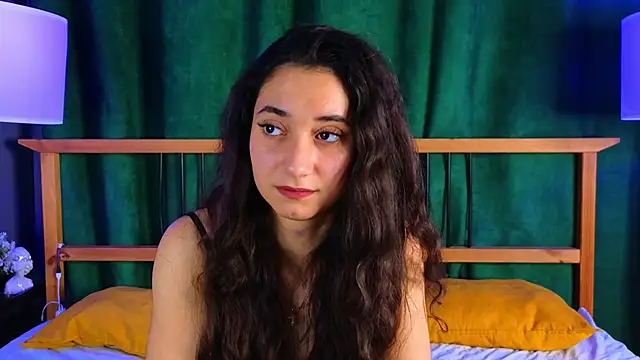 BettyMaldonado online show from November 12, 2025, 7:12 am