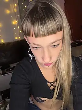 Snapshot of deepthem chatting on February 6, 2026, 1:12 am deepthem online show from February 6, 2026, 1:12 am