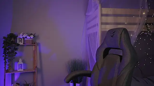 Snapshot of SakuraBliss chatting on October 20, 2025, 4:51 pm SakuraBliss online show from October 20, 2025, 4:51 pm