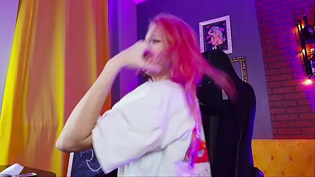 Snapshot of SakuraBliss chatting on October 8, 2025, 5:35 pm SakuraBliss online show from October 8, 2025, 5:35 pm