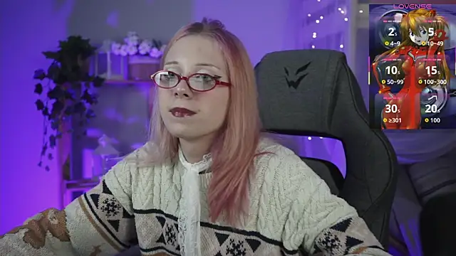 Snapshot of SakuraBliss chatting on November 3, 2025, 5:16 pm SakuraBliss online show from November 3, 2025, 5:16 pm