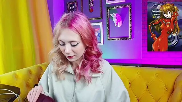 Snapshot of SakuraBliss chatting on October 13, 2025, 5:03 pm SakuraBliss online show from October 13, 2025, 5:03 pm