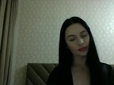 Lulii24 online show from October 1, 2025, 11:30 pm