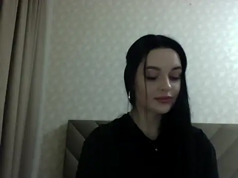 Lulii24 online show from October 28, 2025, 10:09 pm