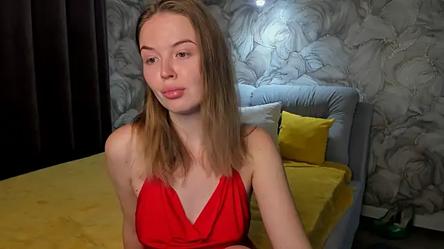 LaurennHill online show from November 8, 2025, 12:03 am