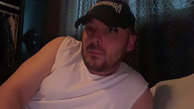 Snapshot of rough1985 chatting on October 3, 2025, 11:50 pm rough1985 online show from October 3, 2025, 11:50 pm