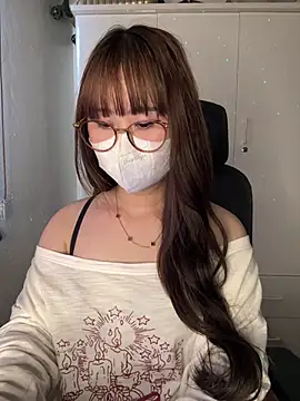 Meowyeuk6 online show from May 15, 2026, 8:12 am