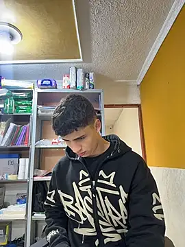 AdrianRinaldi online show from April 29, 2026, 1:59 pm
