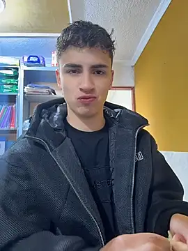 AdrianRinaldi online show from April 21, 2026, 2:01 pm