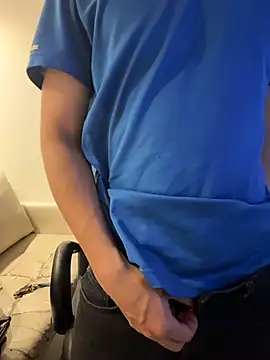 Snapshot of AdrianRinaldi chatting on December 3, 2025, 8:08 pm AdrianRinaldi online show from December 3, 2025, 8:08 pm