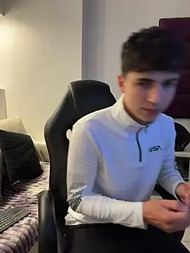 Snapshot of AdrianRinaldi chatting on November 18, 2025, 8:23 pm AdrianRinaldi online show from November 18, 2025, 8:23 pm