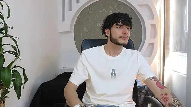 Rafael Mendezz online show from October 19, 2025, 8:22 pm