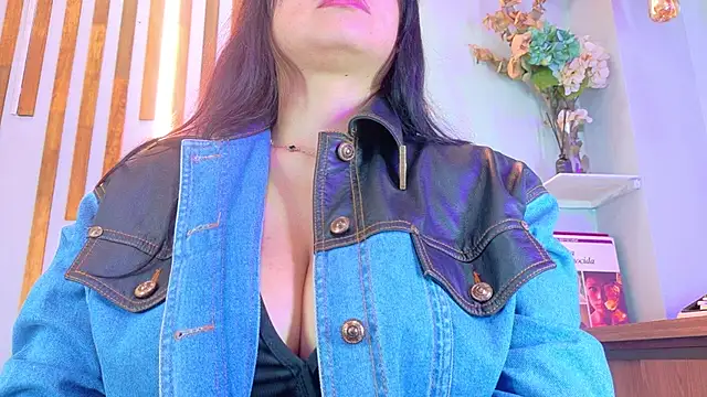 Snapshot of Jennifer_Vega1 chatting on October 11, 2025, 11:06 pm Jennifer Vega1 online show from October 11, 2025, 11:06 pm