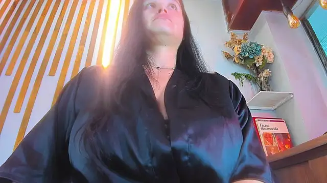 Snapshot of Jennifer_Vega1 chatting on October 24, 2025, 12:20 am Jennifer Vega1 online show from October 24, 2025, 12:20 am