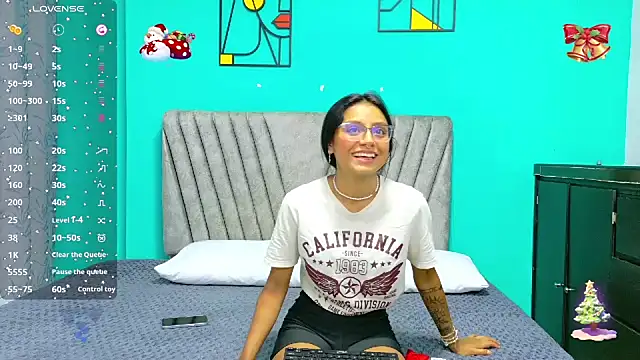 Soffia Konig  online show from December 4, 2025, 8:19 pm