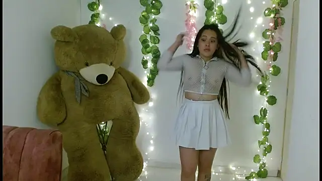 lucy1609 online show from September 19, 2025, 8:24 pm