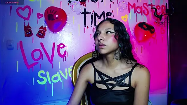 Sweettpleasure online show from October 15, 2025, 1:08 pm