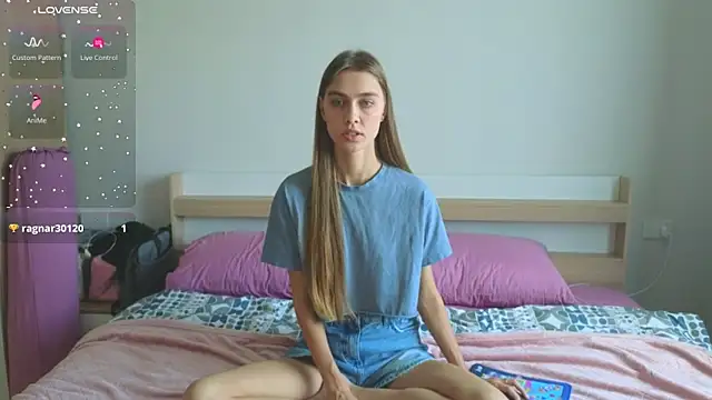 SofiBirch online show from September 23, 2025, 9:05 am