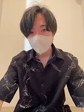 Yuma0718 online show from November 15, 2025, 11:42 pm