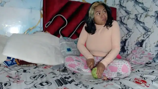 hot lady19 online show from February 8, 2026, 2:48 pm