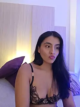 AliishaPss online show from May 26, 2026, 7:34 pm