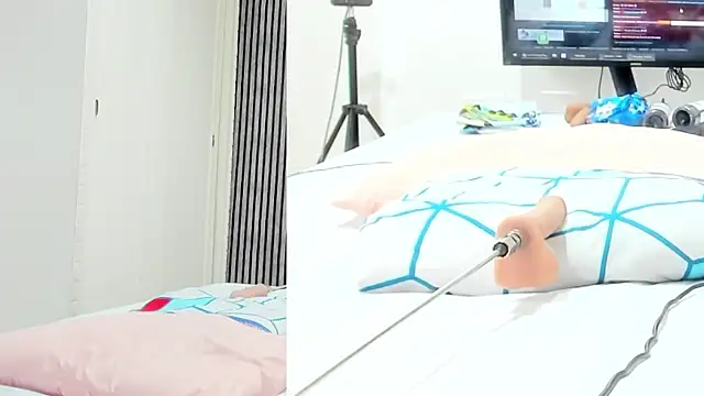 Snapshot of Alani_Queen chatting on October 17, 2025, 7:15 pm Alani Queen online show from October 17, 2025, 7:15 pm