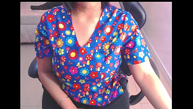 Snapshot of ambar_fox_s chatting on October 24, 2025, 8:19 pm ambar fox s online show from October 24, 2025, 8:19 pm