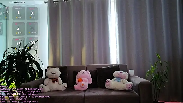 Snapshot of _LittleSammy chatting on June 9, 2026, 7:04 pm LittleSammy online show from June 9, 2026, 7:04 pm