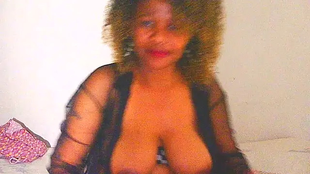 Snapshot of Augustine-Blooomxx chatting on September 12, 2025, 7:02 pm Augustine-Blooomxx online show from September 12, 2025, 7:02 pm