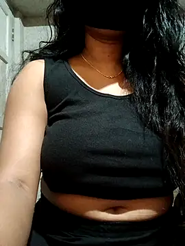 Snapshot of DiyaRoy49 chatting on November 16, 2025, 5:28 pm DiyaRoy49 online show from November 16, 2025, 5:28 pm