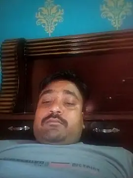 Snapshot of Raju_fuckerr chatting on April 20, 2026, 8:17 am Raju fuckerr online show from April 20, 2026, 8:17 am