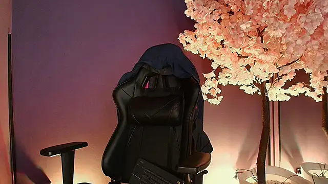 Snapshot of SweetEuphoria_ chatting on November 18, 2025, 8:01 pm SweetEuphoria online show from November 18, 2025, 8:01 pm