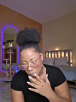 Snapshot of Naomi_jhonson chatting on August 8, 2026, 1:18 pm Naomi jhonson online show from August 8, 2026, 1:18 pm
