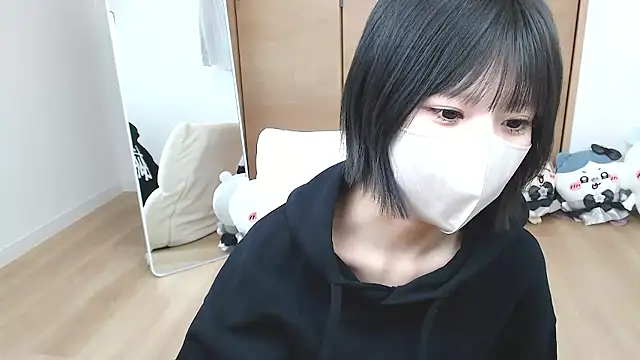 Snapshot of yuna_rin chatting on June 9, 2026, 12:50 pm yuna rin online show from June 9, 2026, 12:50 pm