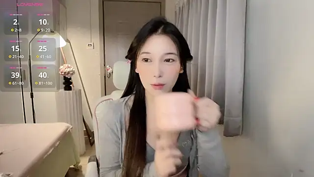 Snapshot of Xiao--Lin chatting on October 21, 2025, 2:49 pm Xiao--Lin online show from October 21, 2025, 2:49 pm