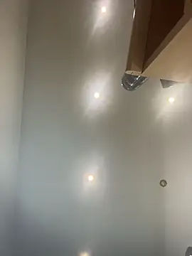 KiraBerht online show from March 8, 2026, 2:04 am