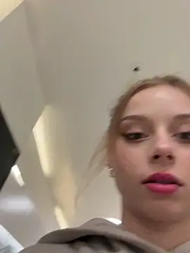 Snapshot of BabyAnais chatting on October 17, 2025, 4:09 pm BabyAnais online show from October 17, 2025, 4:09 pm