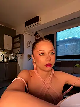 Snapshot of BabyAnais chatting on December 14, 2025, 8:31 am BabyAnais online show from December 14, 2025, 8:31 am