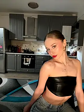 Snapshot of BabyAnais chatting on November 14, 2025, 5:27 pm BabyAnais online show from November 14, 2025, 5:27 pm