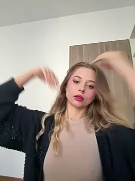 Snapshot of BabyAnais chatting on November 6, 2025, 7:56 am BabyAnais online show from November 6, 2025, 7:56 am