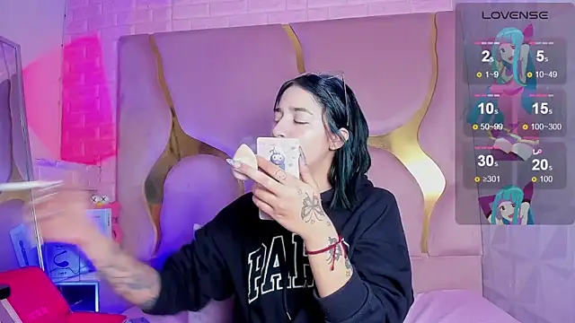 Niina Sissy online show from March 10, 2026, 4:49 am