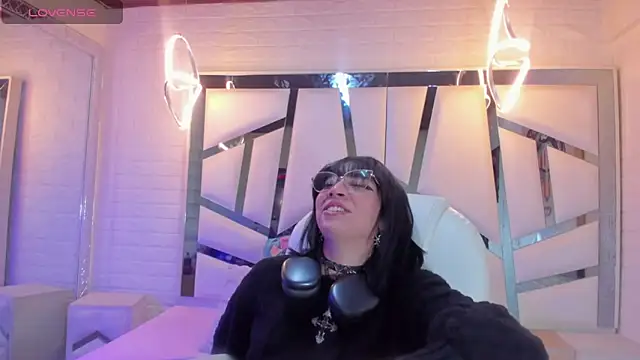Niina Sissy online show from May 4, 2026, 11:07 pm