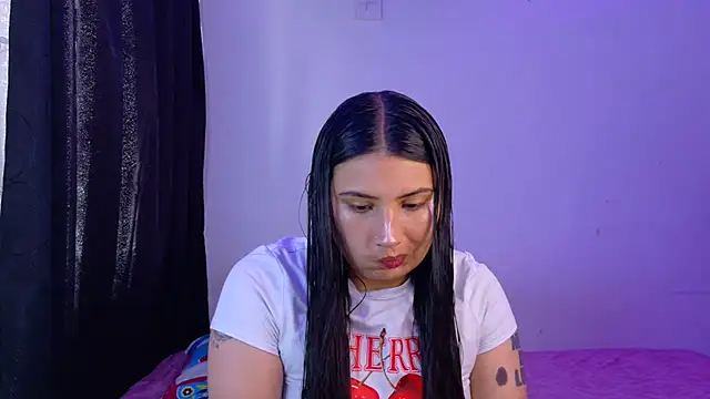 Snapshot of Linda_andrew chatting on July 20, 2026, 5:04 pm Linda andrew online show from July 20, 2026, 5:04 pm