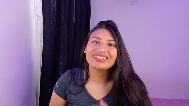 Snapshot of Linda_andrew chatting on July 10, 2026, 4:07 pm Linda andrew online show from July 10, 2026, 4:07 pm
