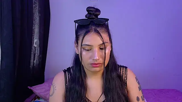 Snapshot of Linda_andrew chatting on July 21, 2026, 3:24 pm Linda andrew online show from July 21, 2026, 3:24 pm