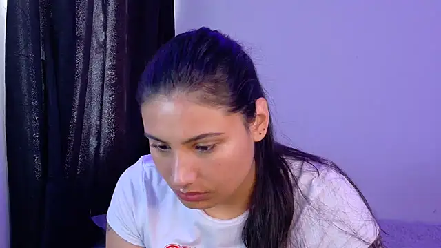 Snapshot of Linda_andrew chatting on June 13, 2026, 2:59 pm Linda andrew online show from June 13, 2026, 2:59 pm