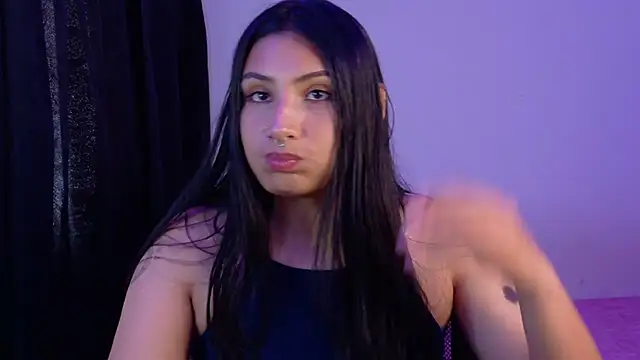 Snapshot of Linda_andrew chatting on August 3, 2026, 5:08 pm Linda andrew online show from August 3, 2026, 5:08 pm
