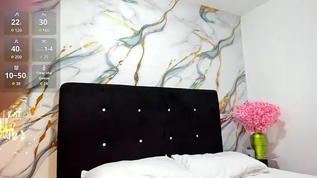 RoxanaBorns  online show from July 2, 2026, 8:53 am