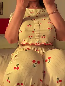 OnlyRima online show from October 15, 2025, 9:45 pm