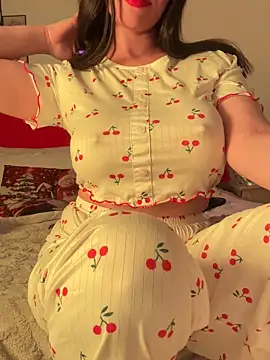 OnlyRima online show from November 30, 2025, 10:54 pm